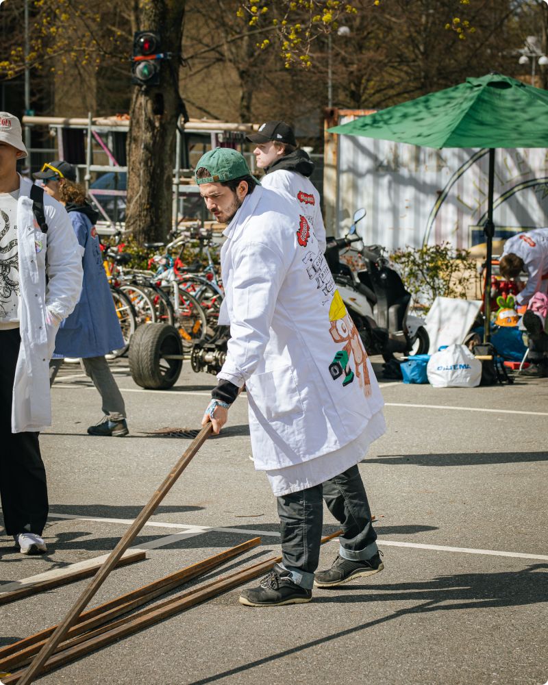 Byggplatsen Dag 1