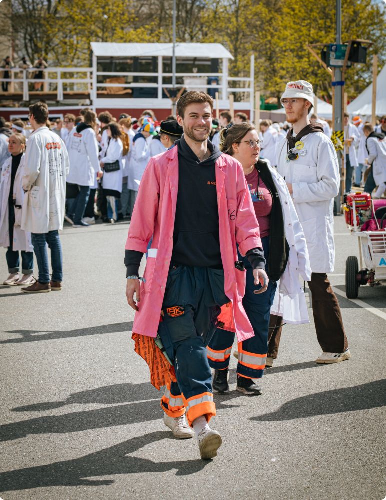 Byggplatsen Dag 1
